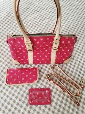 NWT Dooney & Bourke Medium Signature Domed Satche In Red With Accessories